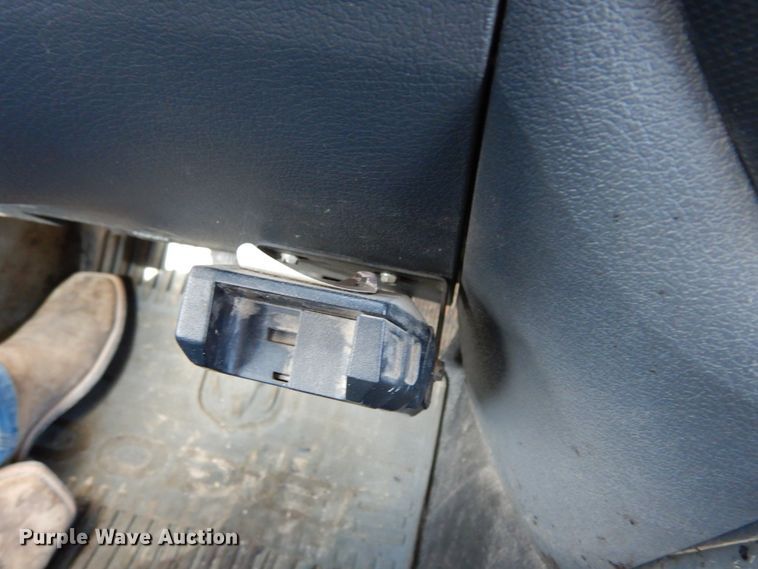 image for item KI9556 2009 Dodge Ram 5500 Heavy Duty  Quad Cab dump truck