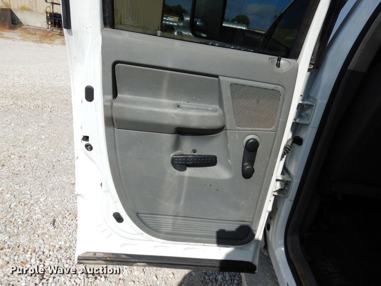 image for item KI9556 2009 Dodge Ram 5500 Heavy Duty  Quad Cab dump truck