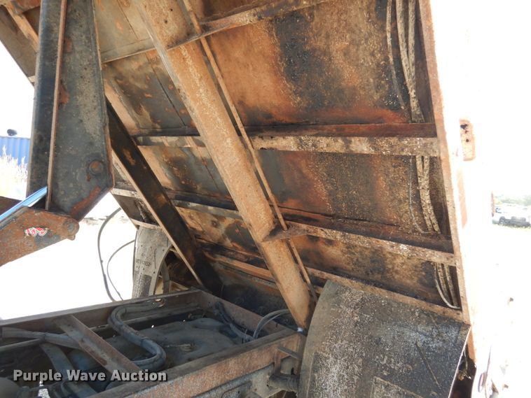 image for item KI9557 2009 Dodge Ram 5500 Heavy Duty  Quad Cab dump truck