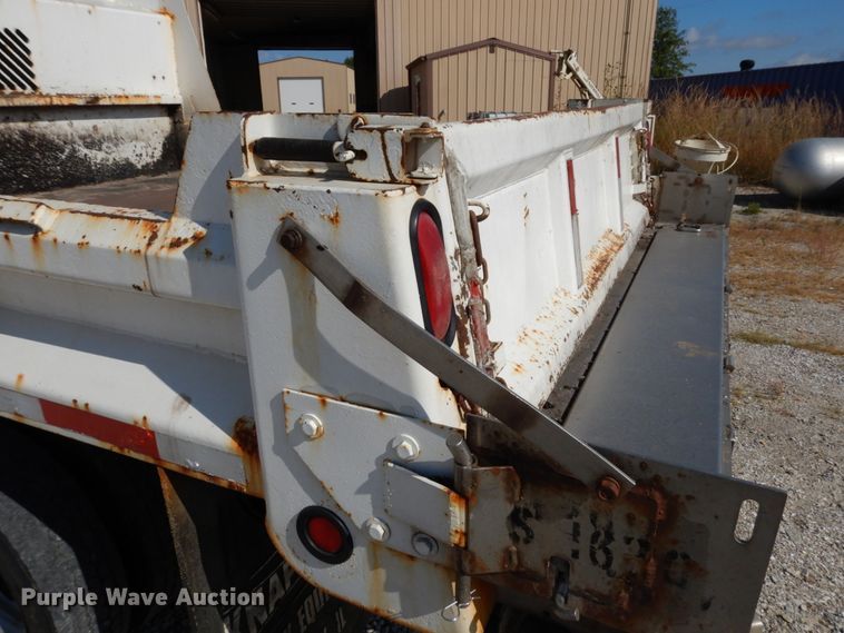 image for item KI9557 2009 Dodge Ram 5500 Heavy Duty  Quad Cab dump truck