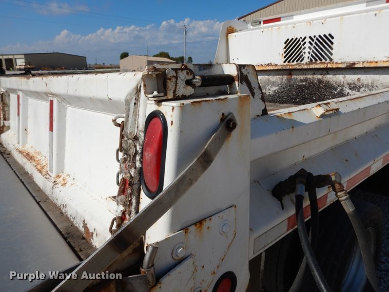 image for item KI9557 2009 Dodge Ram 5500 Heavy Duty  Quad Cab dump truck