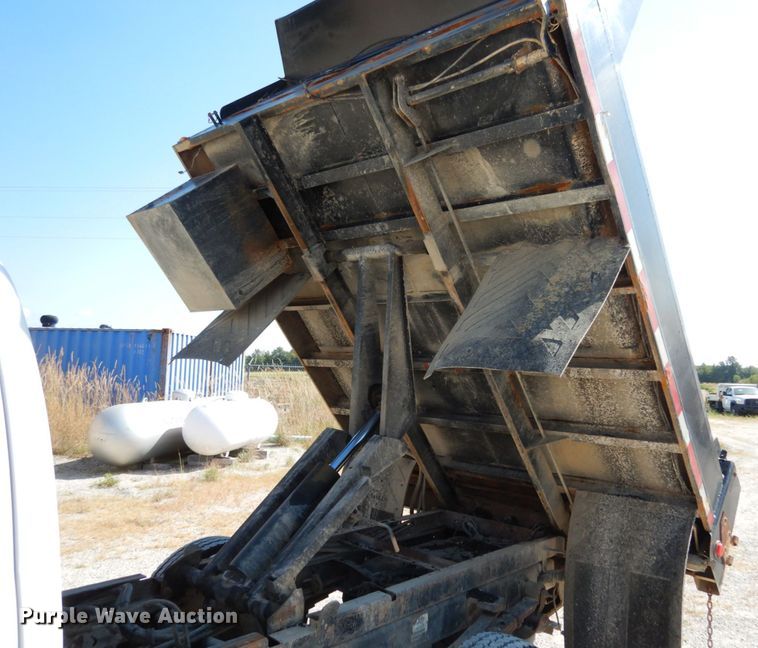 image for item KI9558 2009 Dodge Ram 5500 Heavy Duty  Quad Cab dump truck