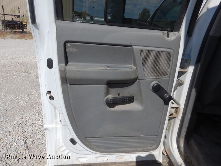 image for item KI9558 2009 Dodge Ram 5500 Heavy Duty  Quad Cab dump truck