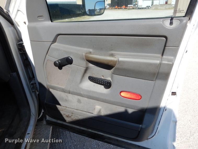 image for item KI9558 2009 Dodge Ram 5500 Heavy Duty  Quad Cab dump truck