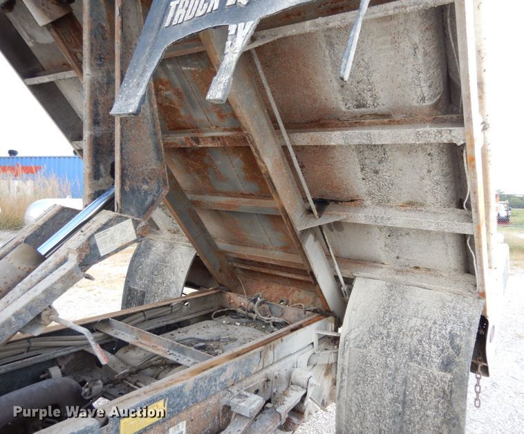 image for item KI9559 2011 Dodge Ram 5500 Heavy Duty  Crew Cab dump truck