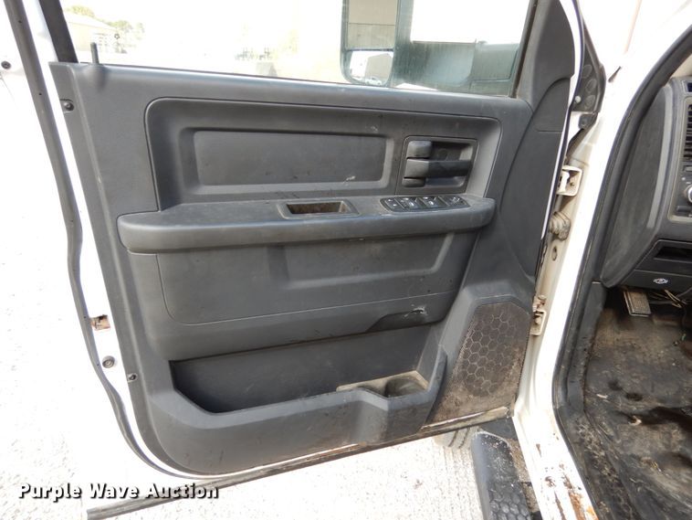 image for item KI9559 2011 Dodge Ram 5500 Heavy Duty  Crew Cab dump truck