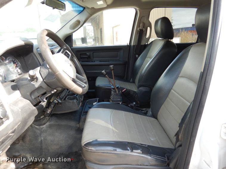 image for item KI9559 2011 Dodge Ram 5500 Heavy Duty  Crew Cab dump truck