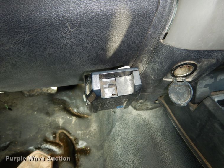 image for item KI9559 2011 Dodge Ram 5500 Heavy Duty  Crew Cab dump truck