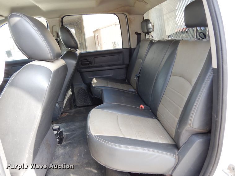 image for item KI9559 2011 Dodge Ram 5500 Heavy Duty  Crew Cab dump truck