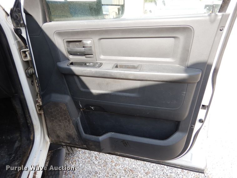 image for item KI9559 2011 Dodge Ram 5500 Heavy Duty  Crew Cab dump truck