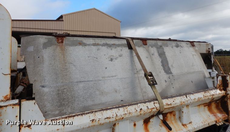 image for item KI9560 2009 Dodge Ram 5500 Heavy Duty  Quad Cab dump truck