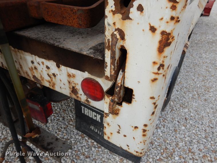 image for item KI9560 2009 Dodge Ram 5500 Heavy Duty  Quad Cab dump truck