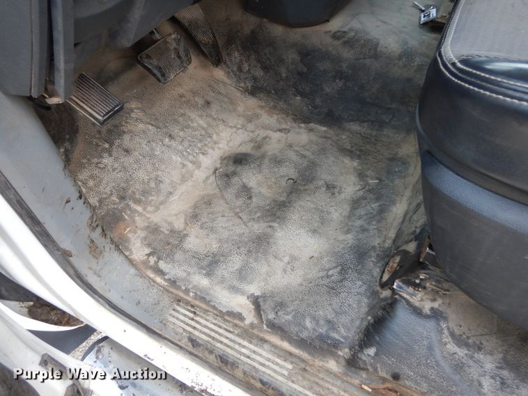 image for item KI9560 2009 Dodge Ram 5500 Heavy Duty  Quad Cab dump truck