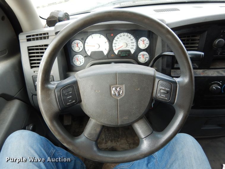 image for item KI9560 2009 Dodge Ram 5500 Heavy Duty  Quad Cab dump truck