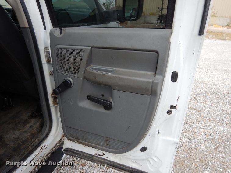 image for item KI9560 2009 Dodge Ram 5500 Heavy Duty  Quad Cab dump truck