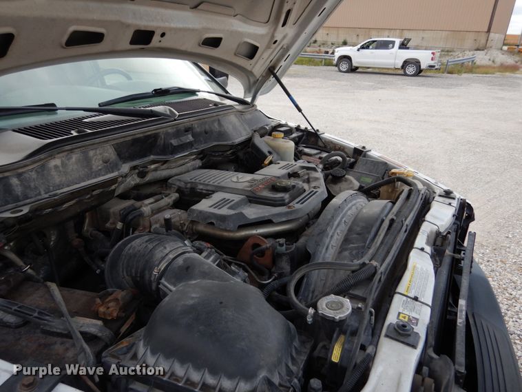 image for item KI9560 2009 Dodge Ram 5500 Heavy Duty  Quad Cab dump truck