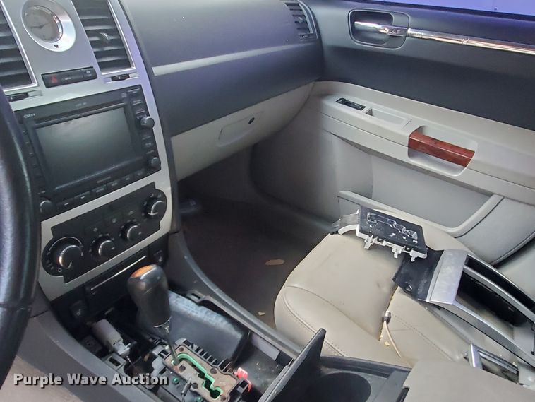 image for item KK9372 2006 Chrysler 300