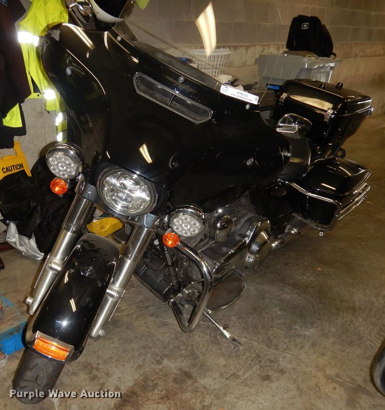 image for item KM9319 2015 Harley Davidson FLHTP  motorcycle