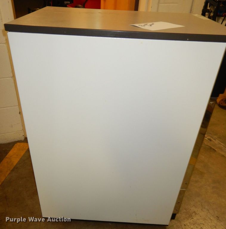 image for item KP9743 Frigidaire FFS251RSR0 dishwasher