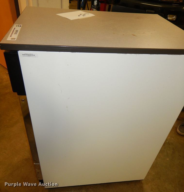 image for item KP9743 Frigidaire FFS251RSR0 dishwasher