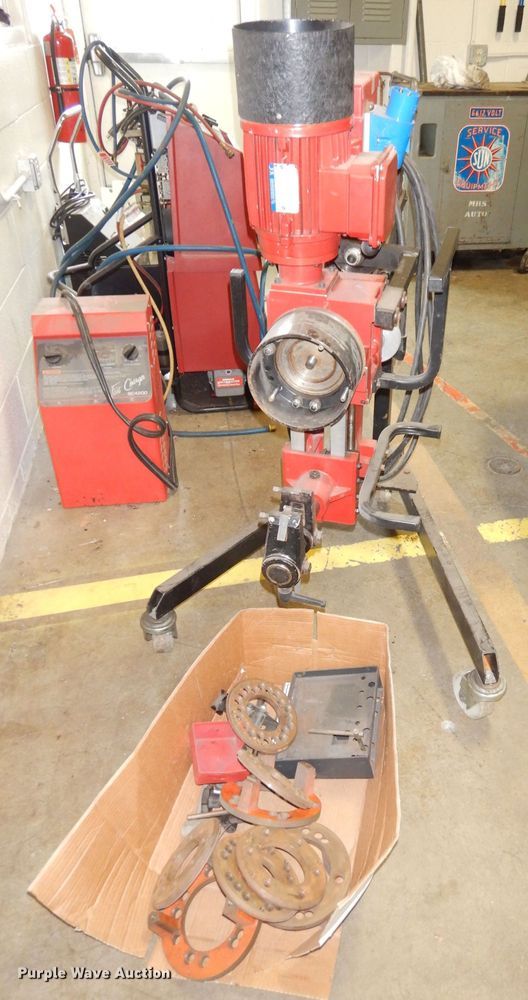 image for item KP9744 1998 Hunter OCL360 brake lathe