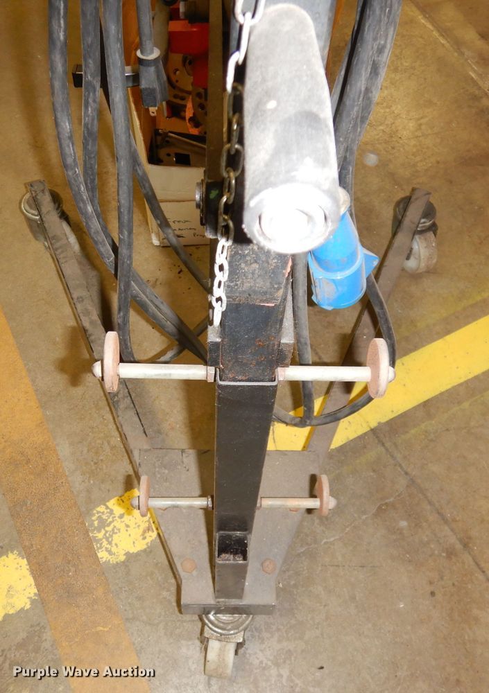 image for item KP9744 1998 Hunter OCL360 brake lathe