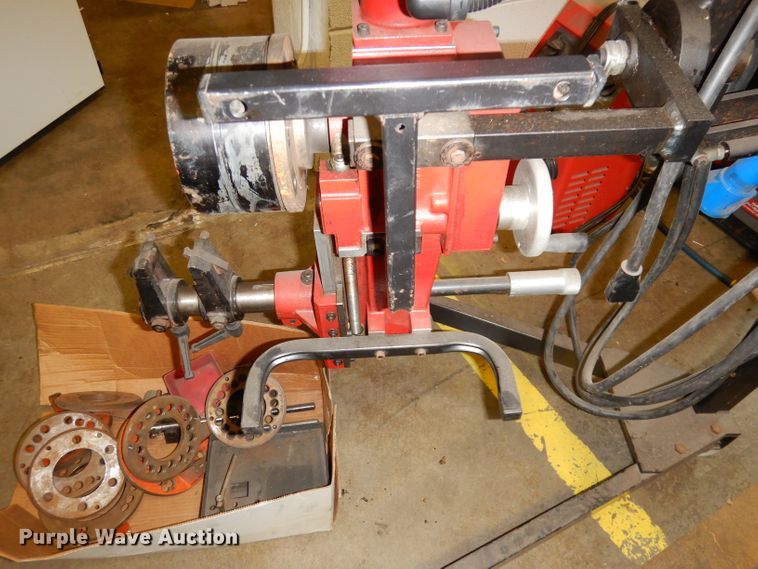 image for item KP9744 1998 Hunter OCL360 brake lathe