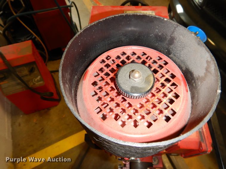 image for item KP9744 1998 Hunter OCL360 brake lathe