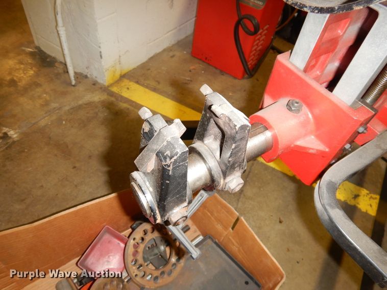 image for item KP9744 1998 Hunter OCL360 brake lathe