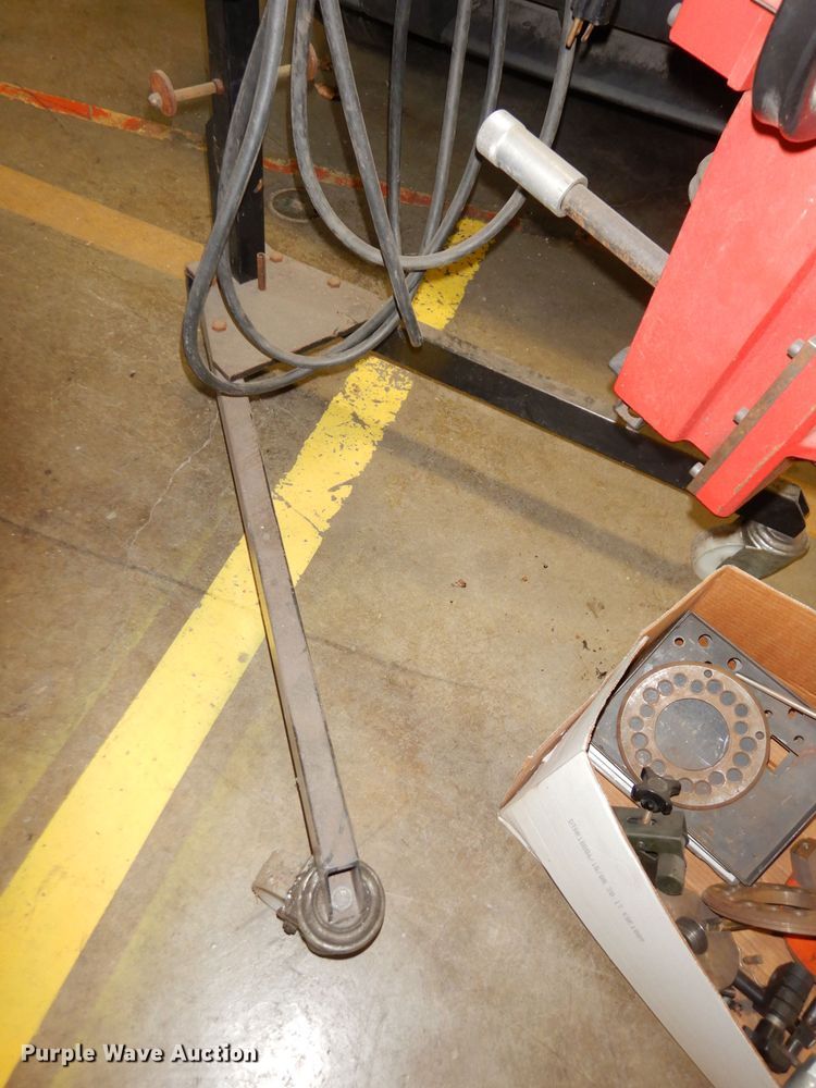 image for item KP9744 1998 Hunter OCL360 brake lathe