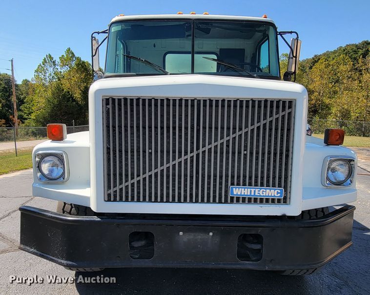 image for item KQ9215 1995 Volvo White GMC WG  vacuum truck
