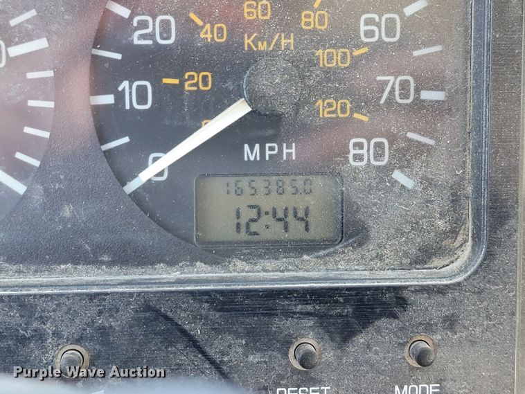 image for item KQ9215 1995 Volvo White GMC WG  vacuum truck