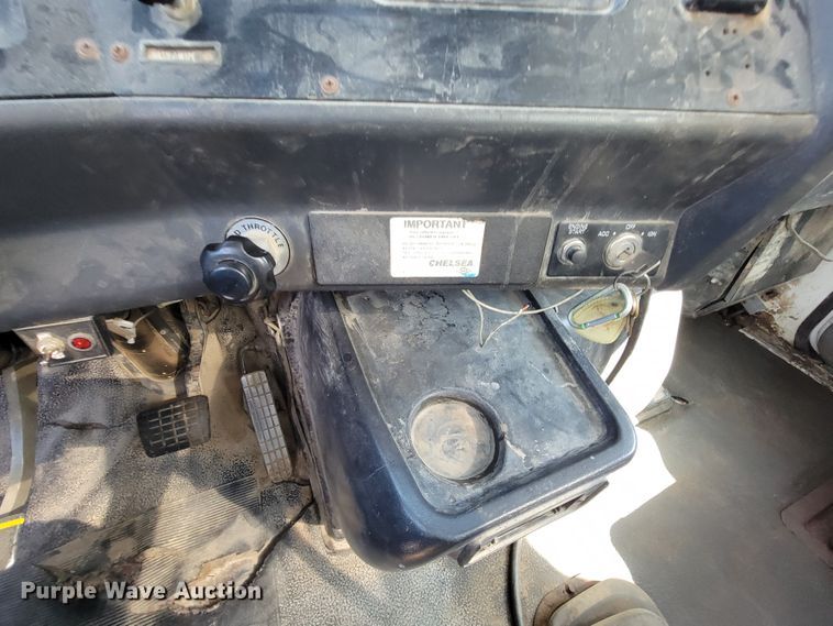 image for item KQ9215 1995 Volvo White GMC WG  vacuum truck