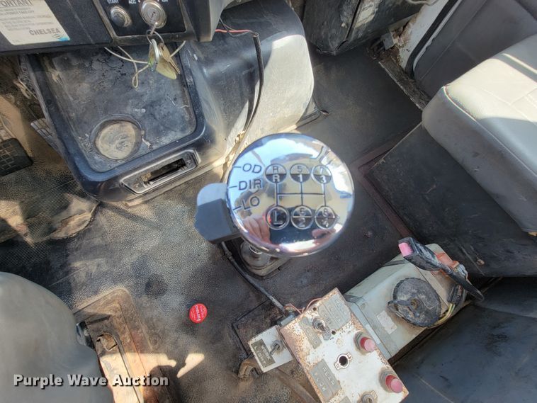 image for item KQ9215 1995 Volvo White GMC WG  vacuum truck