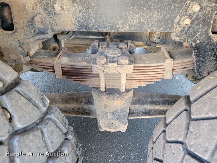 image for item KQ9215 1995 Volvo White GMC WG  vacuum truck