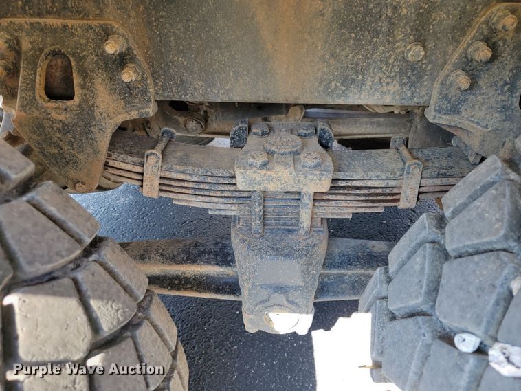 image for item KQ9215 1995 Volvo White GMC WG  vacuum truck