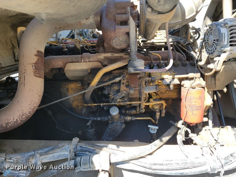 image for item KQ9215 1995 Volvo White GMC WG  vacuum truck