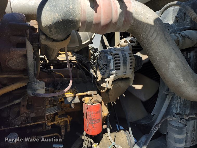 image for item KQ9215 1995 Volvo White GMC WG  vacuum truck