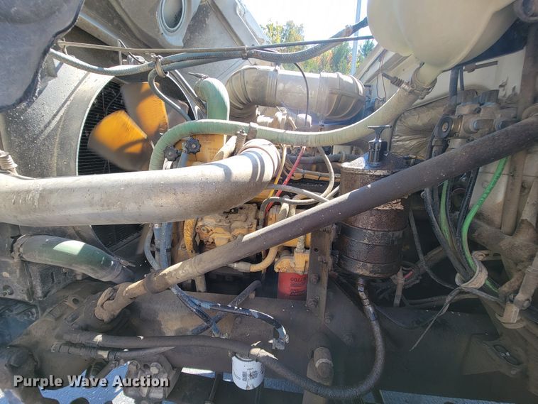 image for item KQ9215 1995 Volvo White GMC WG  vacuum truck