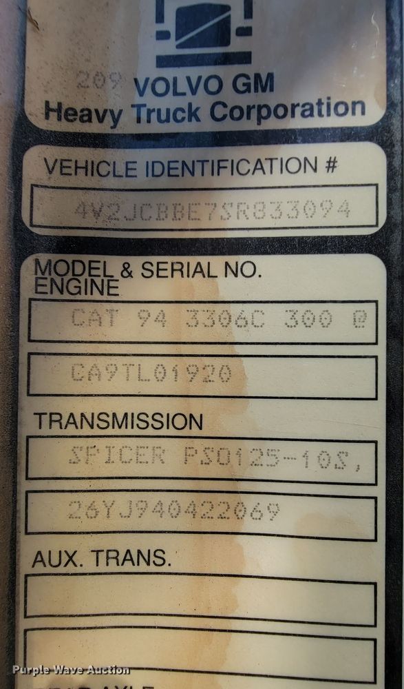 image for item KQ9215 1995 Volvo White GMC WG  vacuum truck