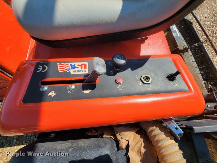 image for item KQ9216 Smithco  bunker rake