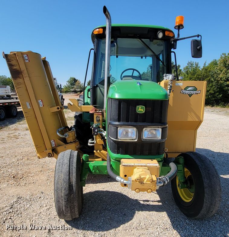 image for item KQ9217 2010 John Deere 6330  tractor