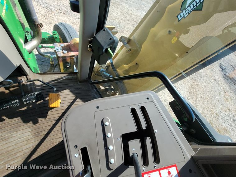 image for item KQ9217 2010 John Deere 6330  tractor