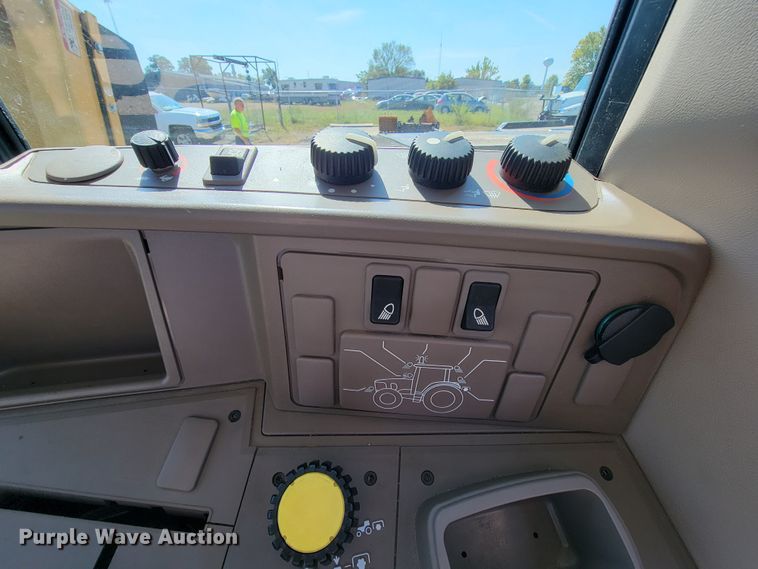 image for item KQ9217 2010 John Deere 6330  tractor