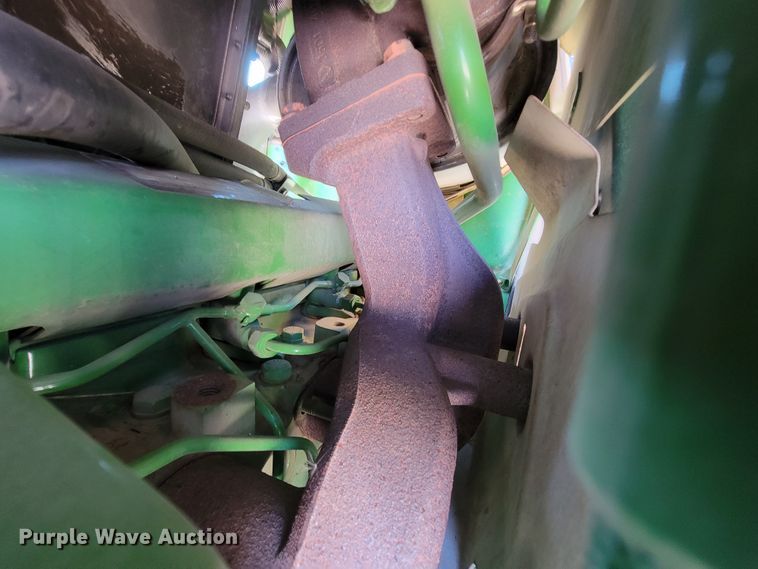 image for item KQ9217 2010 John Deere 6330  tractor