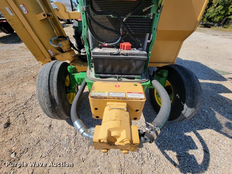 image for item KQ9217 2010 John Deere 6330  tractor