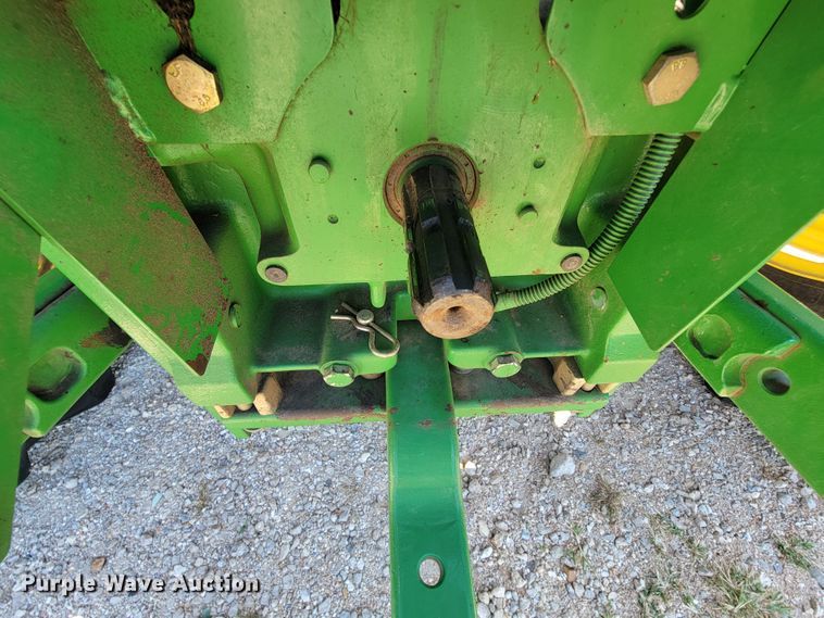 image for item KQ9217 2010 John Deere 6330  tractor