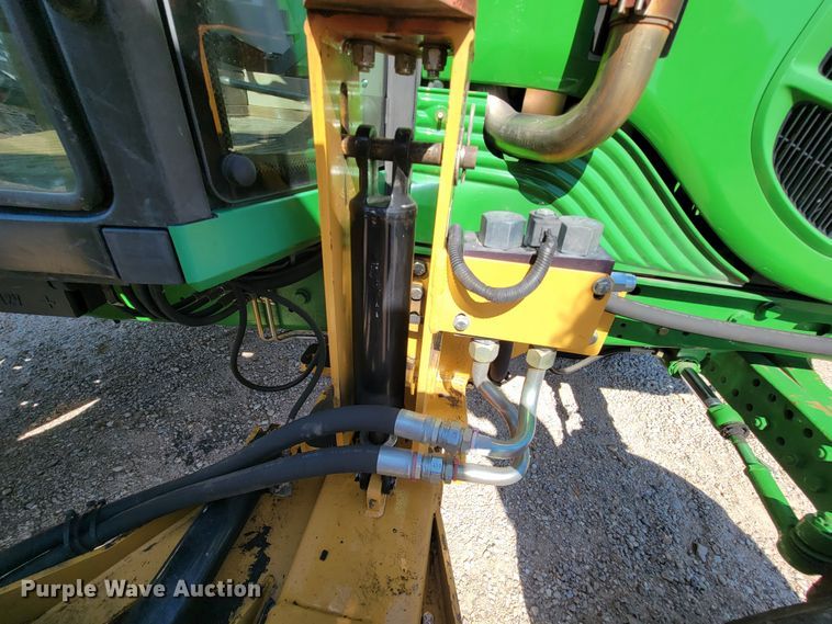 image for item KQ9217 2010 John Deere 6330  tractor