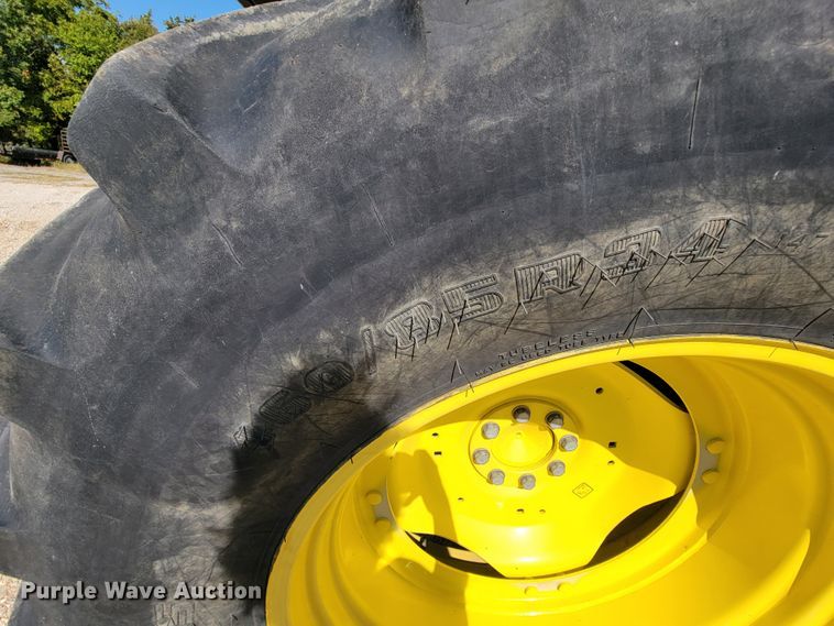 image for item KQ9217 2010 John Deere 6330  tractor