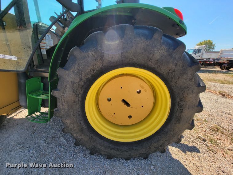 image for item KQ9217 2010 John Deere 6330  tractor